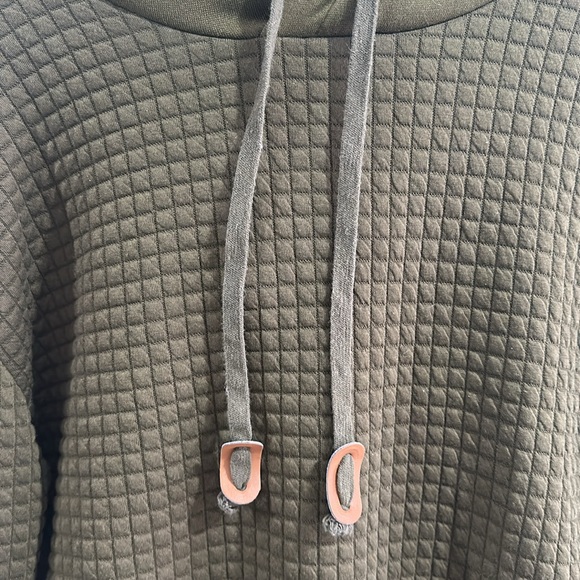 ⭐️SOLD⭐️ NWOT Men’s Forest Green Waffle Knit Hoodie - Picture 2 of 6